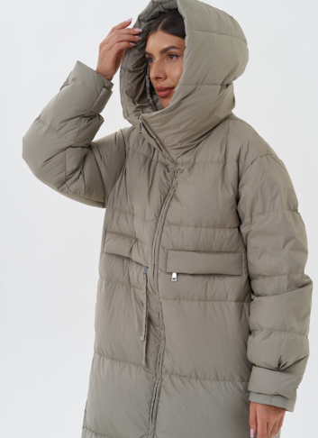 Длинный пуховик с капюшоном