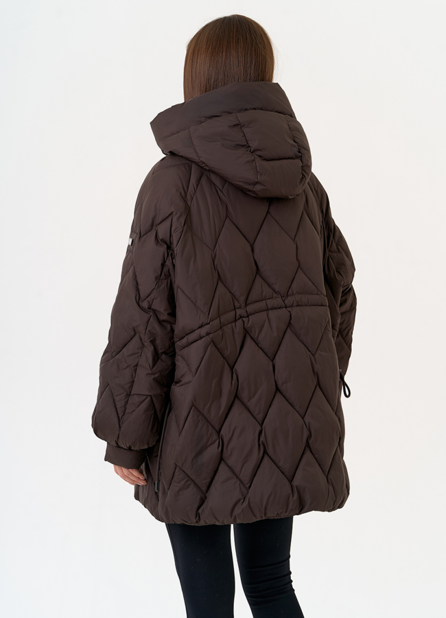 Женский пуховик с капюшоном коричневого цвета модель № 31519 в рассрочку