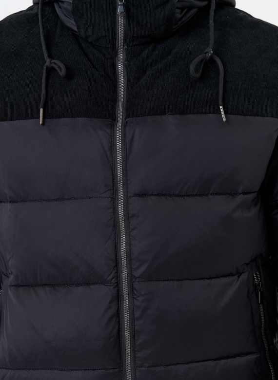 Мужской пуховик с отделкой из вельвета Мужской пуховик с отделкой из вельвета