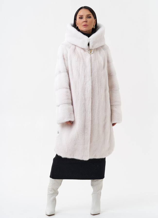 Светлая шуба из норки с капюшоном модель № 29168 меха малина