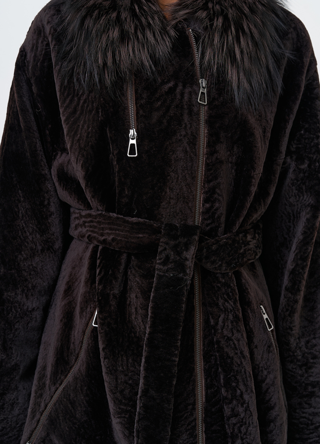 Дубленка натуральная с воротником из меха лисы модель № 31624 универмаг малина