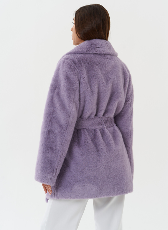 Укороченное пальто из эко меха 