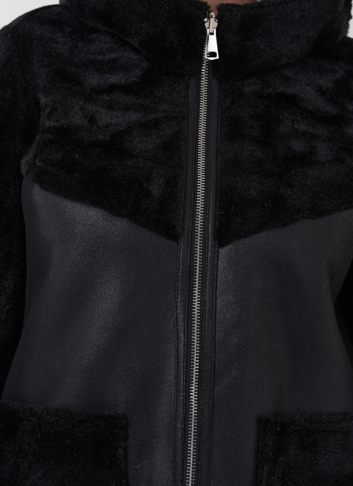 Женская дубленка с капюшоном 