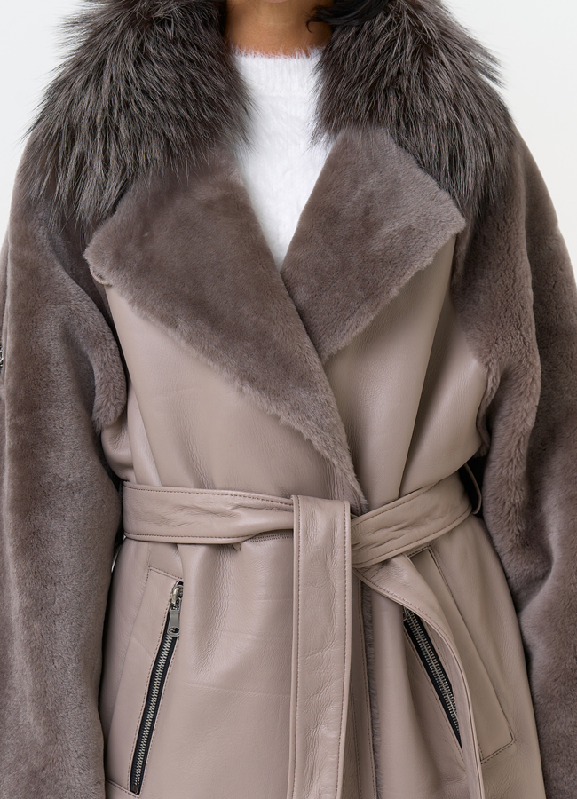 Женская натуральная дубленка с воротником из меха лисы модель № 31611 универмаг малина