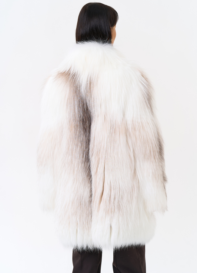 Белая шуба из лисы модель № 32009 в рассрочку
