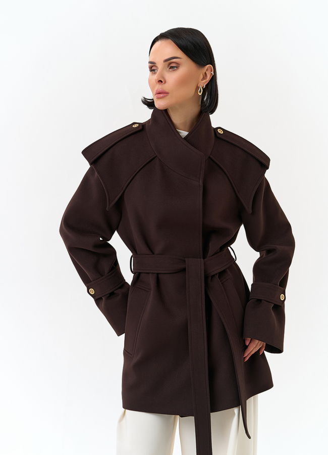 Женское укороченное пальто с акцентными плечами модель № 32854 универмаг малина