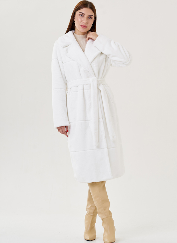 Белое пальто из эко меха