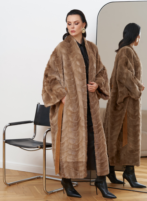 Шуба оверсайз из меха норки