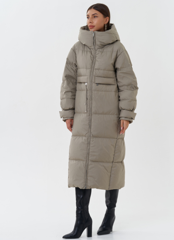Длинный пуховик с капюшоном
