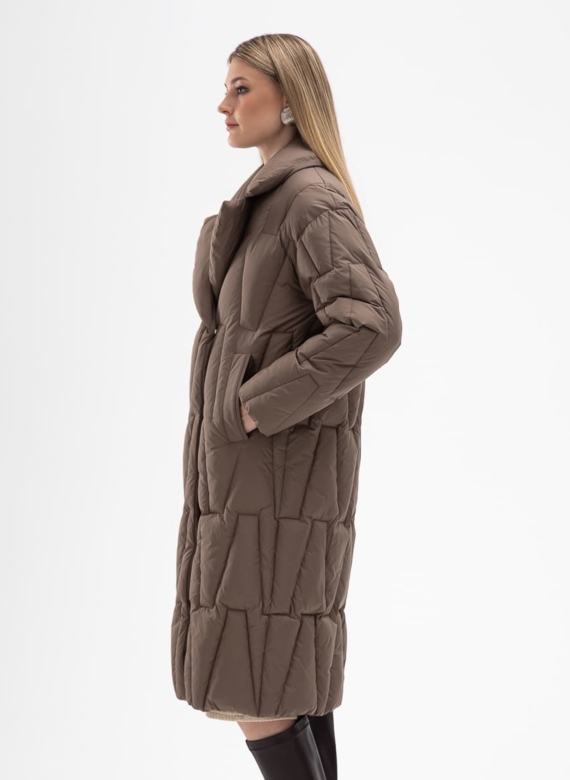 Женский пуховик с английским воротником
