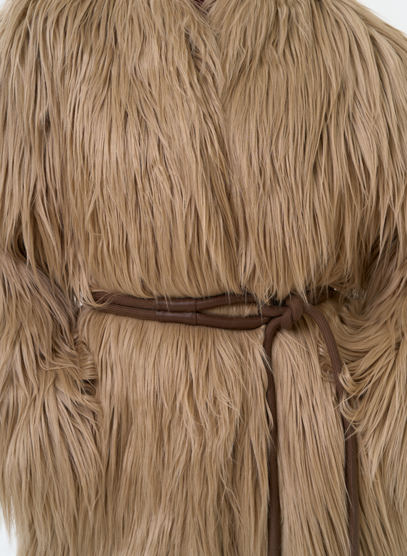 Женская шуба из эко меха с декоративным поясом