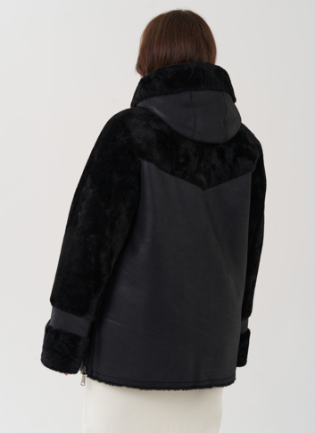Женская дубленка с капюшоном 