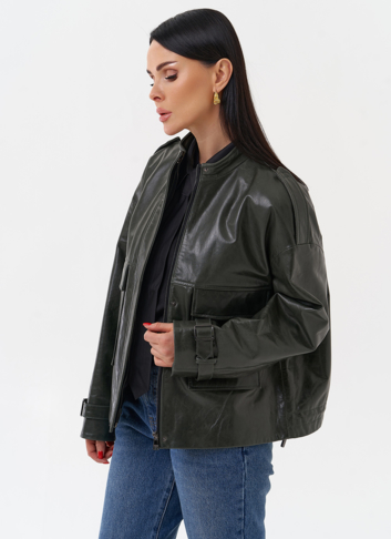 Женская кожаная куртка зеленого цвета