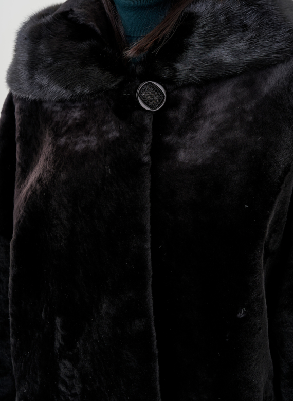 Шуба из овчины с капюшоном 