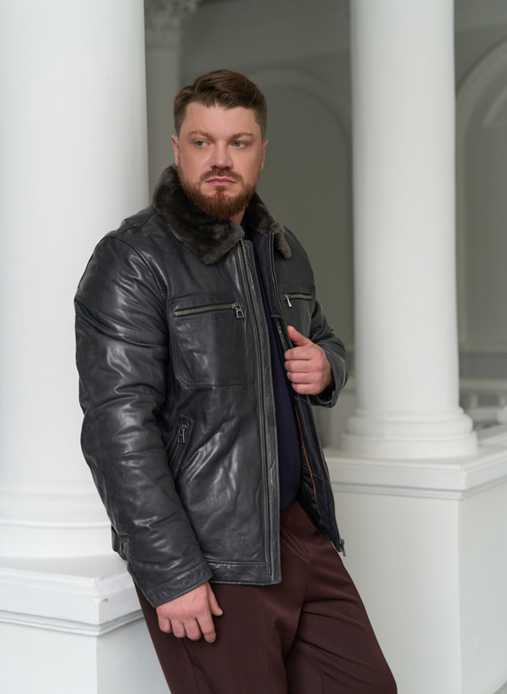 Куртка из натуральной кожи с отделкой из овчины