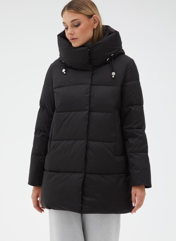 Женский пуховик с капюшоном