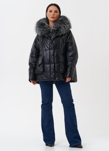 Пуховик из эко кожи с капюшоном из эко меха 