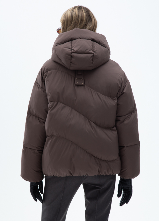 Женский пуховик коричневого цвета с капюшоном модель № 31129 в кредит