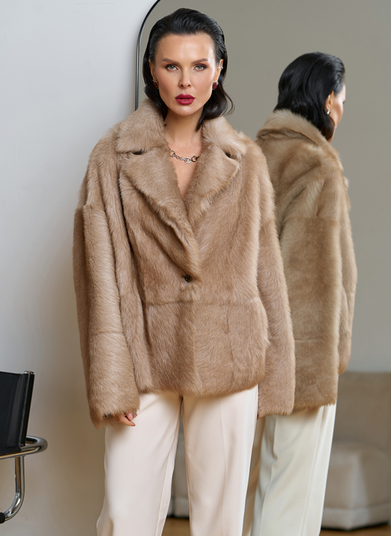 Женская натуральная дубленка с английским воротником