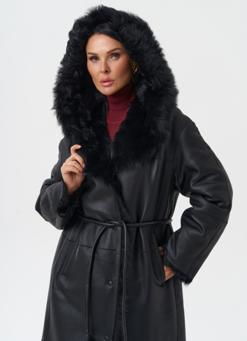 Дубленка с отделкой из тосканы