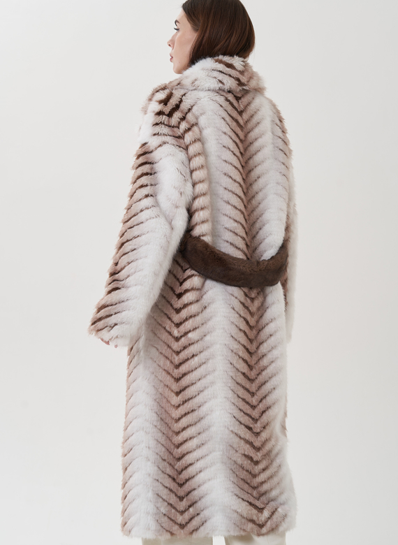 Женское пальто из эко меха