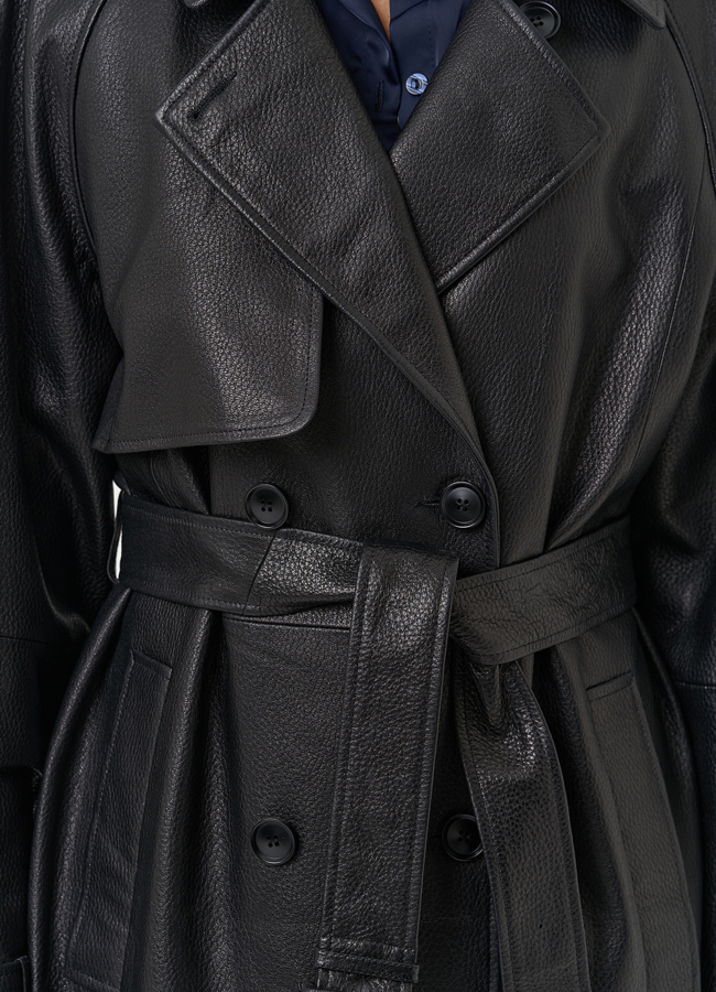 Длинный плащ из натуральной кожи черного цвета модель № 30626 универмаг малина