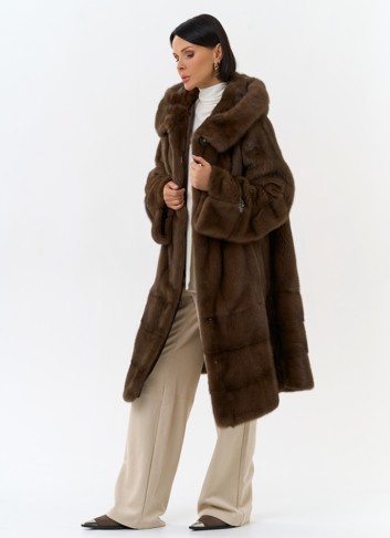 Шуба из меха норки с капюшоном