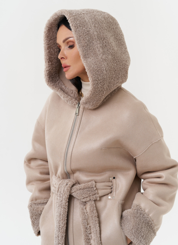 Дубленка из эко кожи с капюшоном