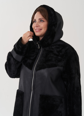 Женская дубленка с капюшоном 