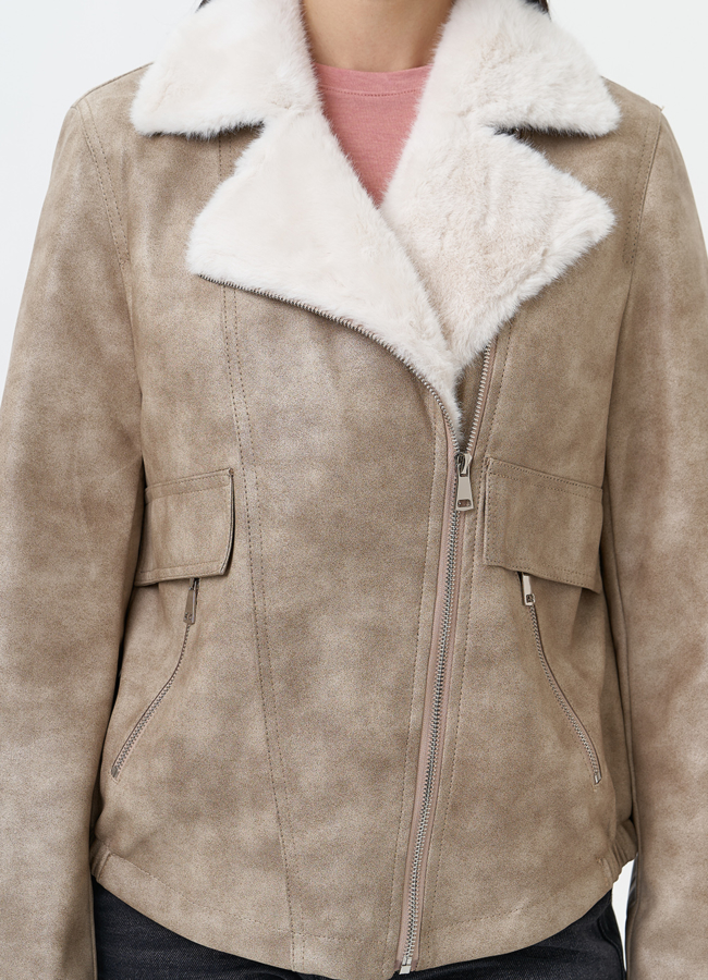 Женская куртка из эко кожи с отделкой из эко меха модель № 30215 универмаг малина