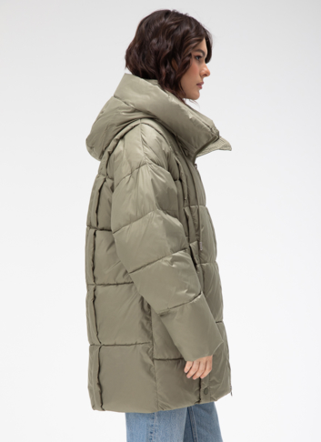 Женский пуховик с капюшоном 