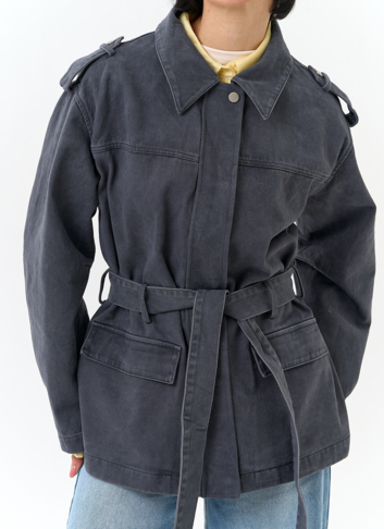 Женская джинсовая куртка с поясом