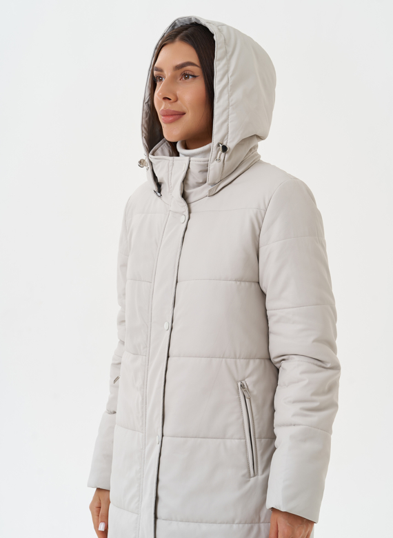 Светлый пуховик из эко кожи 