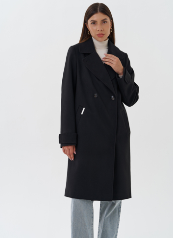 Женское пальто с английским воротником