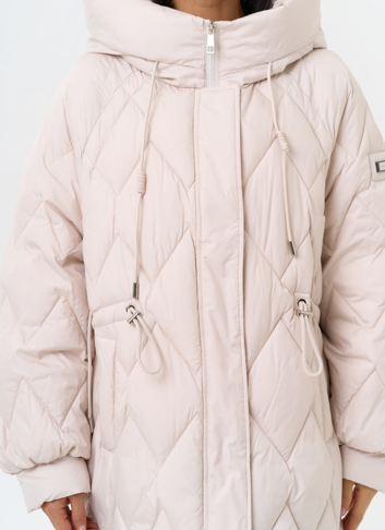 Женский светлый пуховик с капюшоном