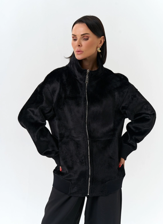 Женский бомбер из эко замши черного цвета