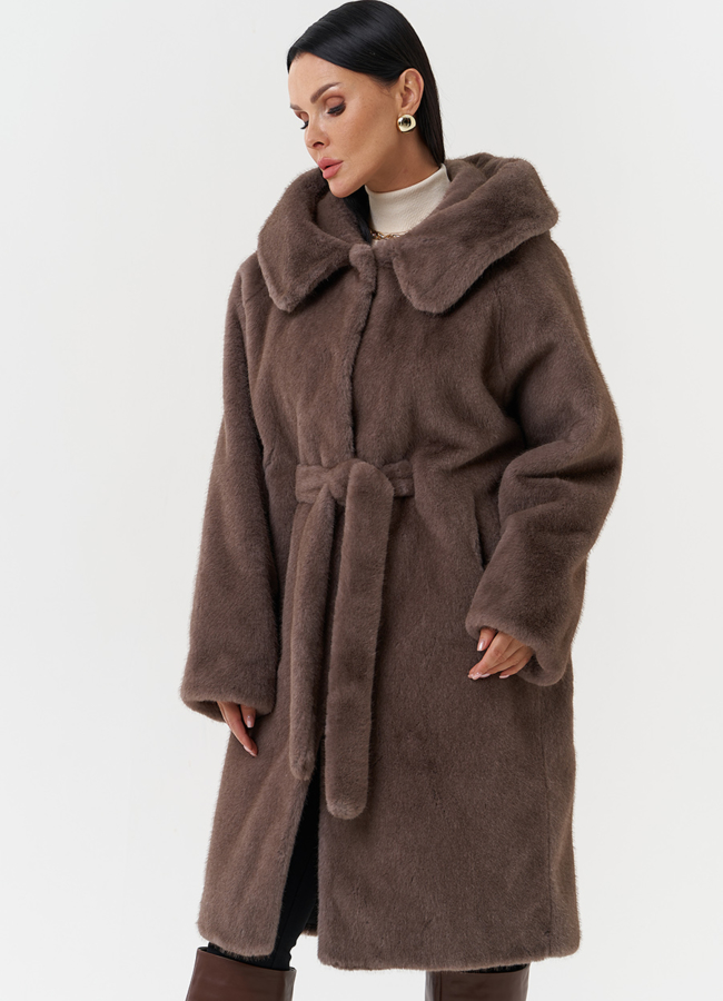 Пальто из эко меха с капюшоном модель № 28640 в рассрочку