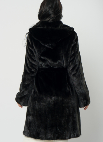 Норковая шуба с капюшоном и поясом черного цвета