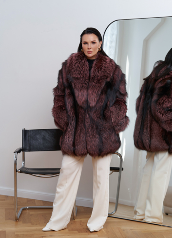 Шуба из меха чернобурки розового цвета