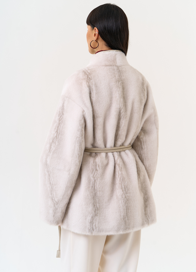 фото Светлая шуба из эко меха модель № 31523