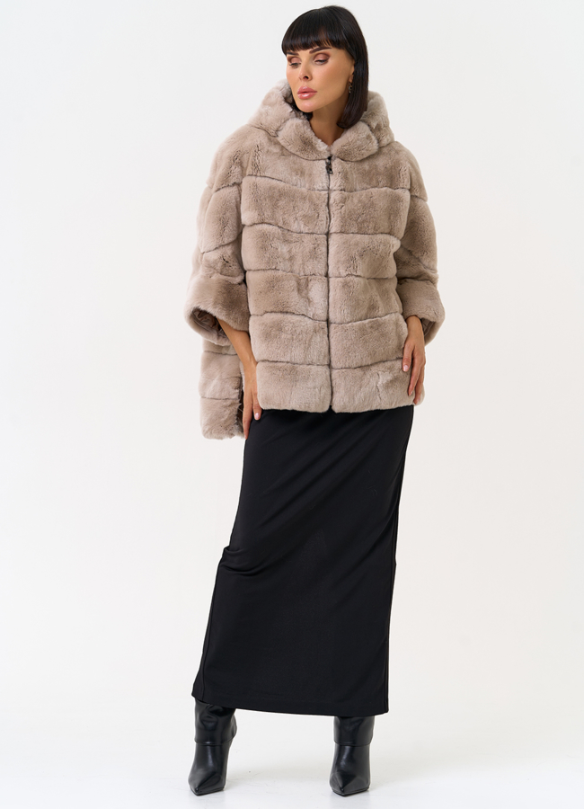 Короткая шуба из меха кролика с капюшоном модель № 25886 универмаг малина