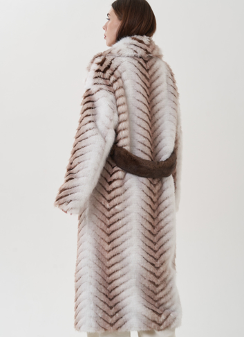 Женское пальто из эко меха