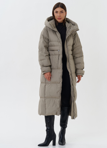 Длинный пуховик с капюшоном