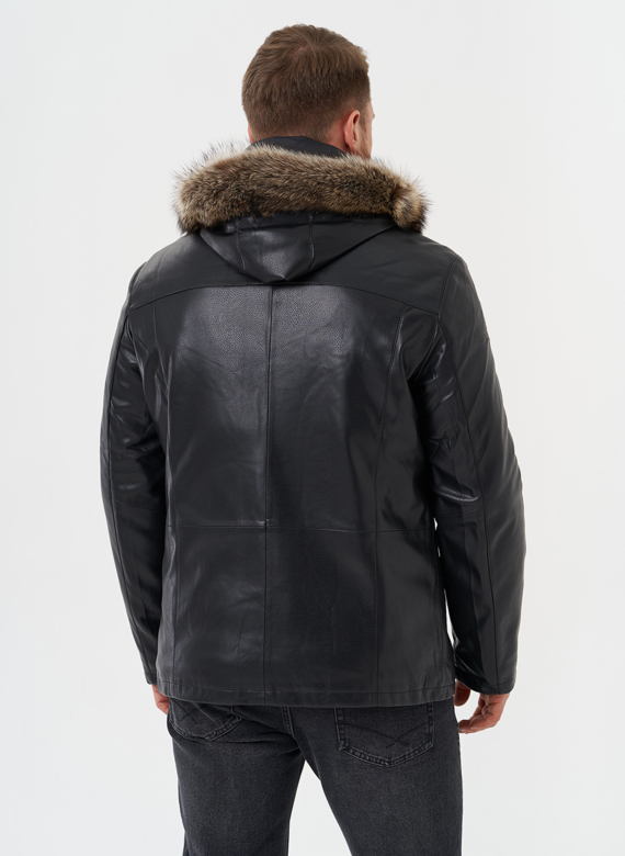 Пуховик из эко кожи с мехом енота