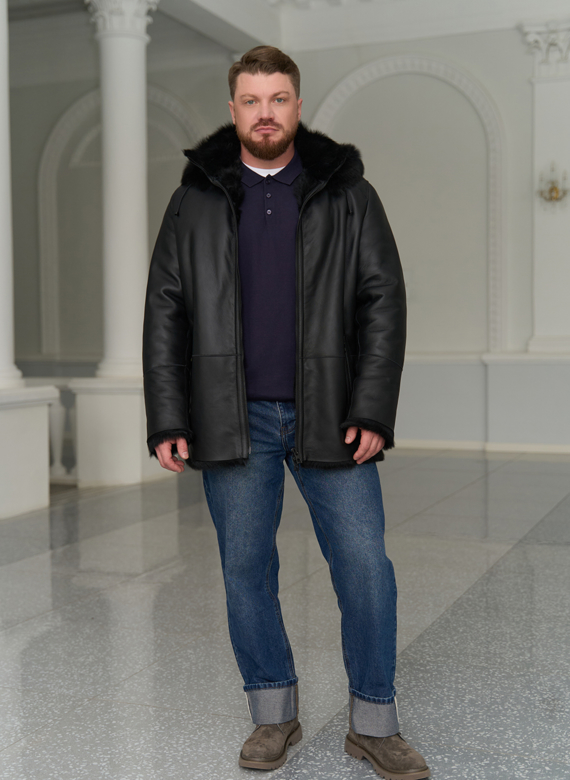 Мужская дубленка черного цвета с капюшоном Мужская дубленка черного цвета с капюшоном