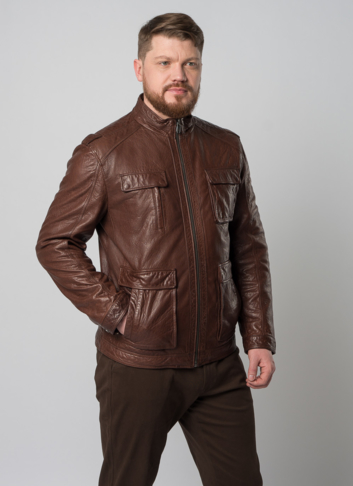 Мужская кожаная куртка коричневого цвета