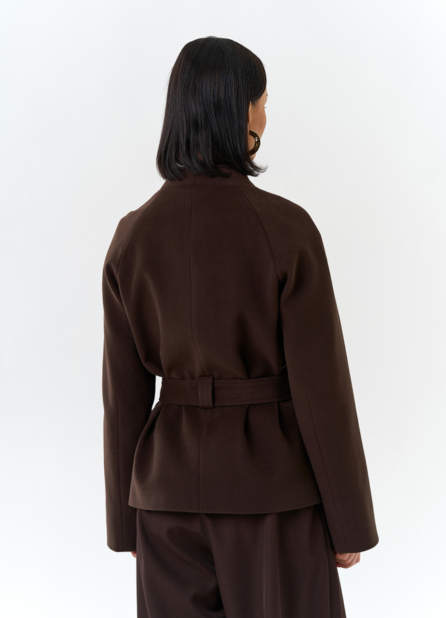 фото Женское укороченное пальто с поясом модель № 32688