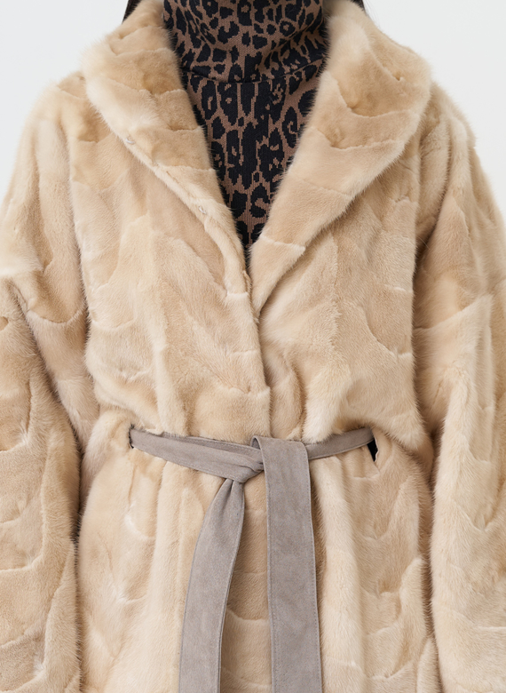 Женская шуба из меха норки