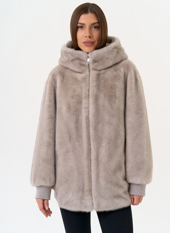 Женская куртка из эко меха с капюшоном