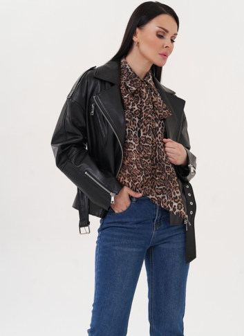 Кожаная куртка черного цвета